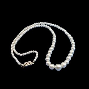 Japan VTG Acrylic White Pearl Necklace